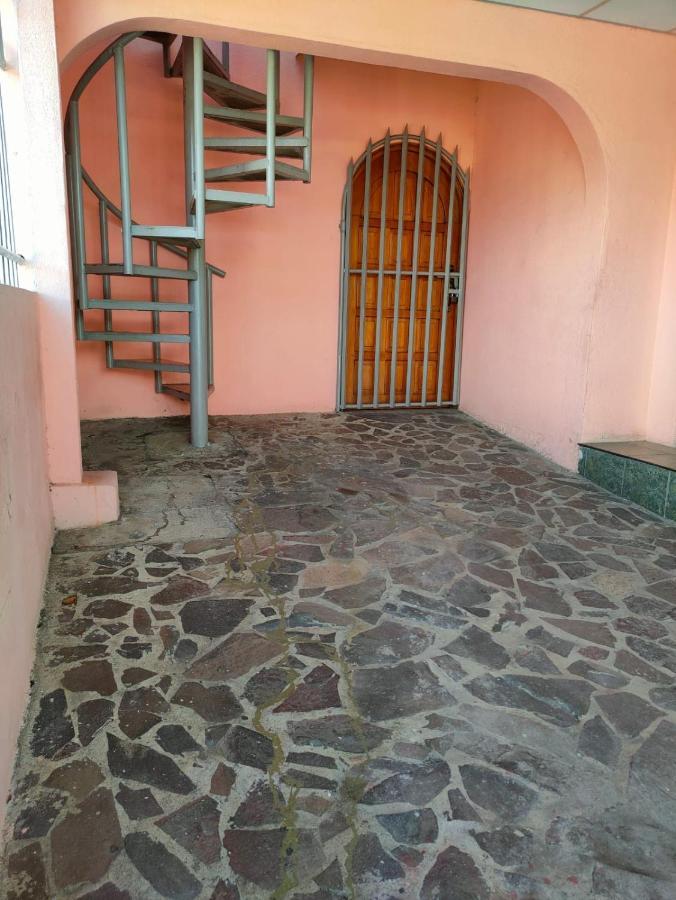 Casa Robles - Room Close To Airport #2 マナグア エクステリア 写真